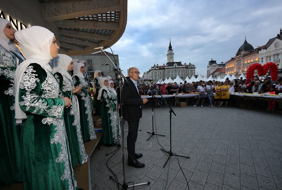 35425360 1595596350569290 7900250298386481152 n