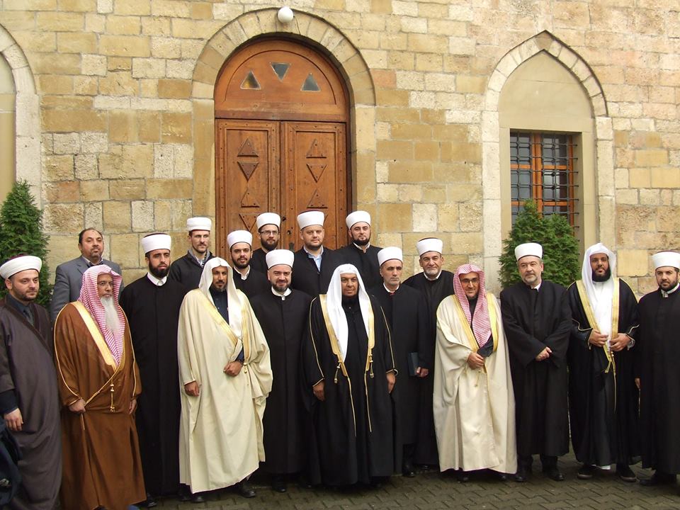 48380034 2020513551389792 2881700778173530112 n