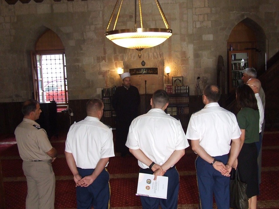 70819298 2474340576007085 4260325962396205056 n