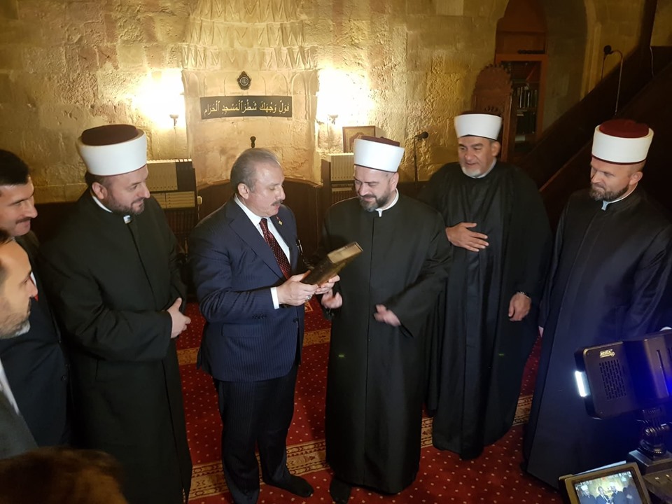 72341354 417724858936732 1724328716785418240 n