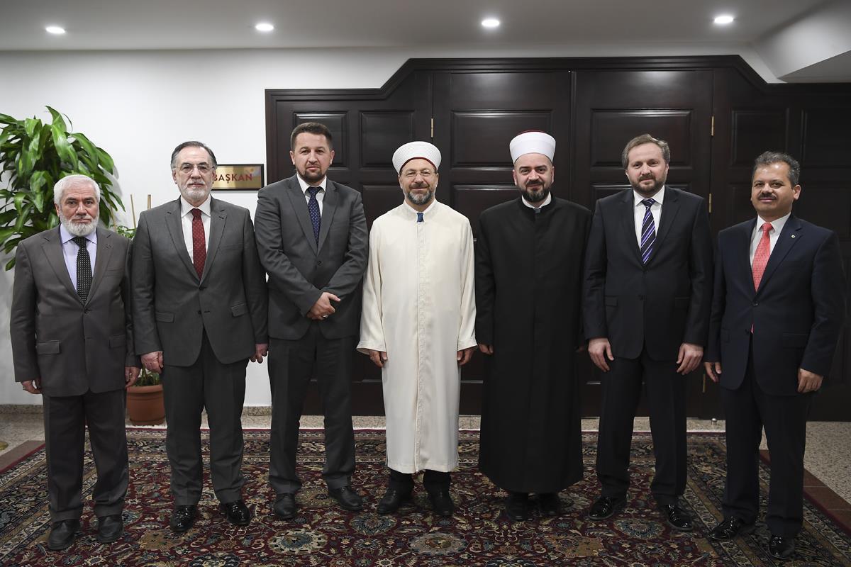 diyanet isleri baskani erbas sirbistan islam birligi reisul ulema nasufovici kabul etti5